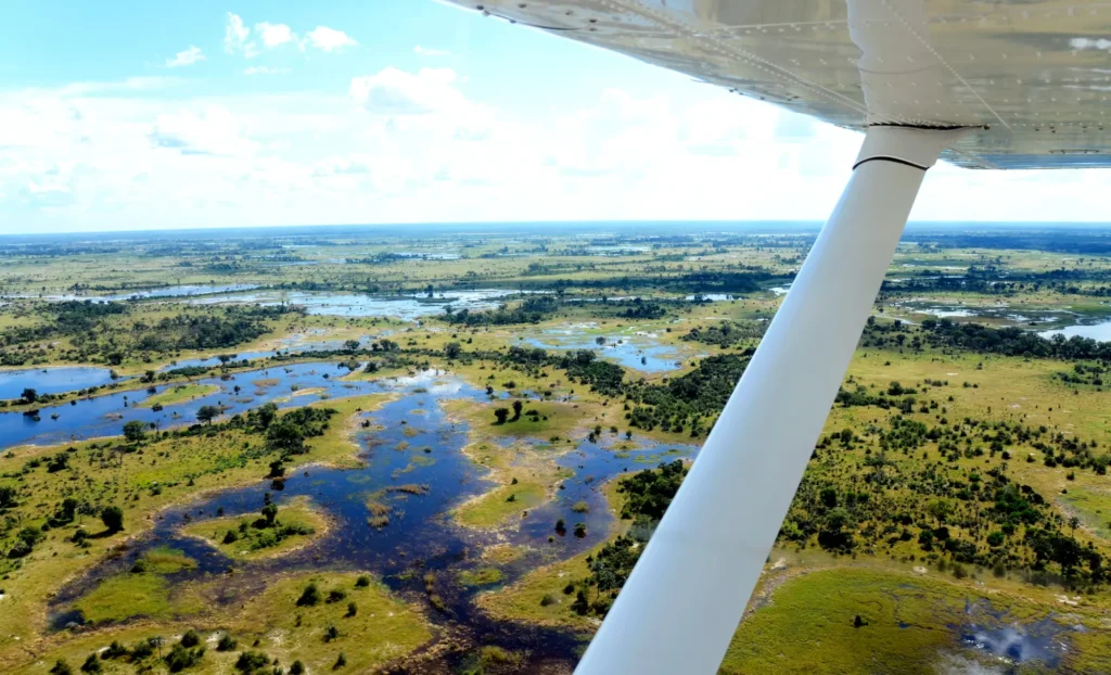 Viatge diferent a Botswana, Viaje diferente a Botswana, Sobrevolar el Delta